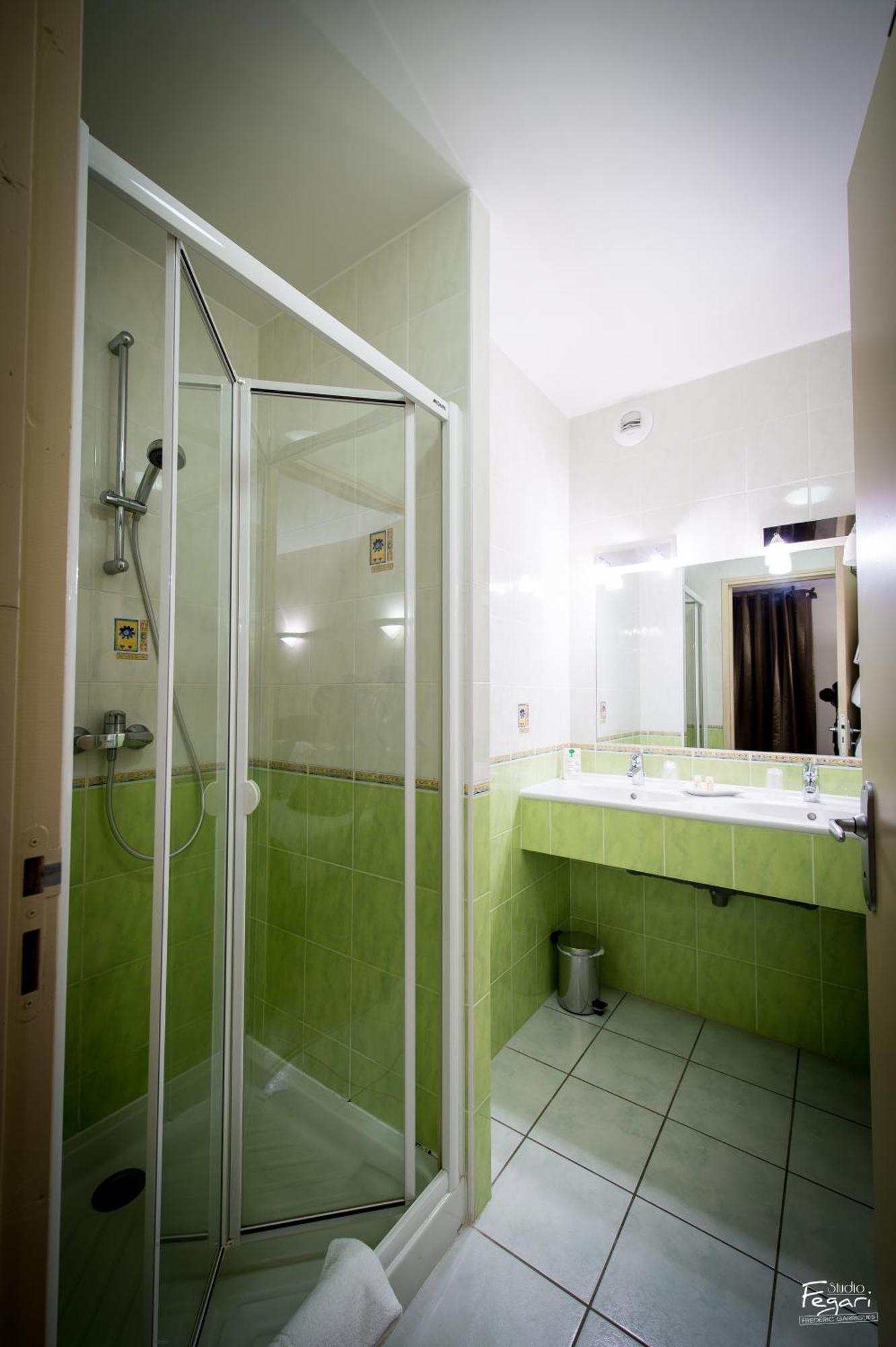 Hotel Le Lion D'Or Saint-Geniez-d'Olt Quarto foto