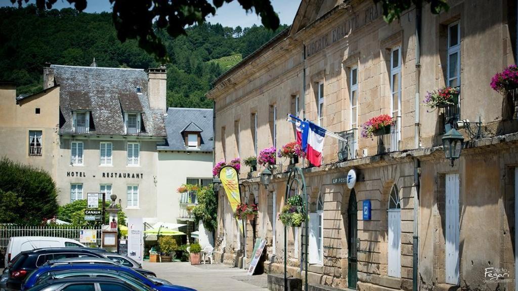 Hotel Le Lion D'Or Saint-Geniez-d'Olt Exterior foto