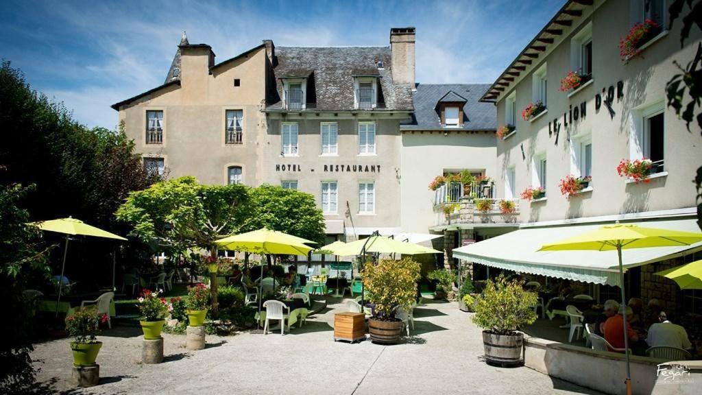 Hotel Le Lion D'Or Saint-Geniez-d'Olt Exterior foto